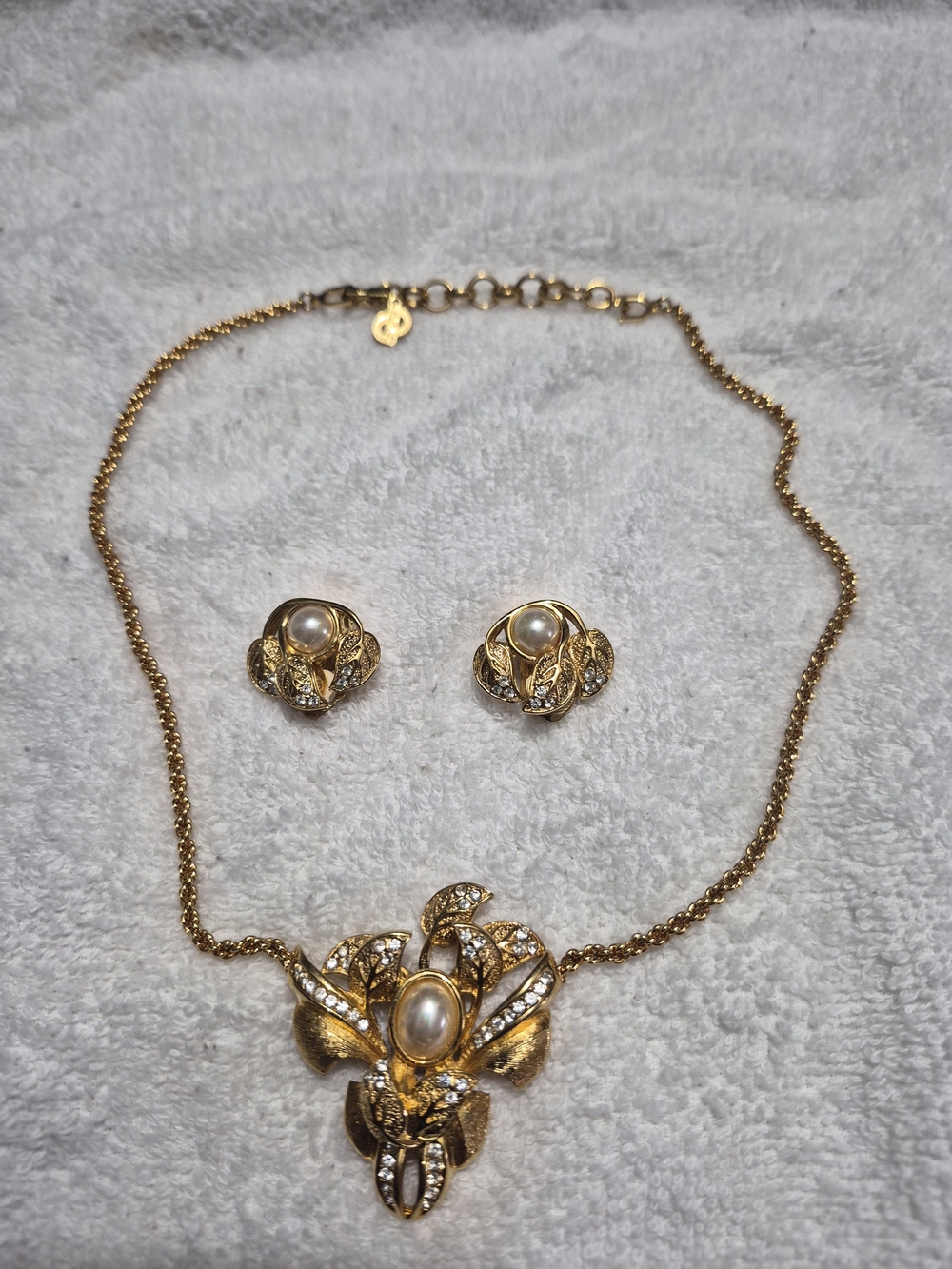 Dior Gold-Tone Pearl and Crystal Floral Pendant Necklace with Clip Earrings